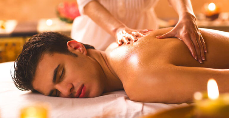 5 Benefits of the Ayurveda oil Massage – By Dr.Mini Nair