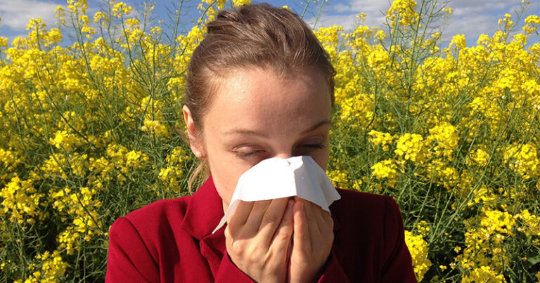 Simple ways to Fight Allergies with Ayurveda