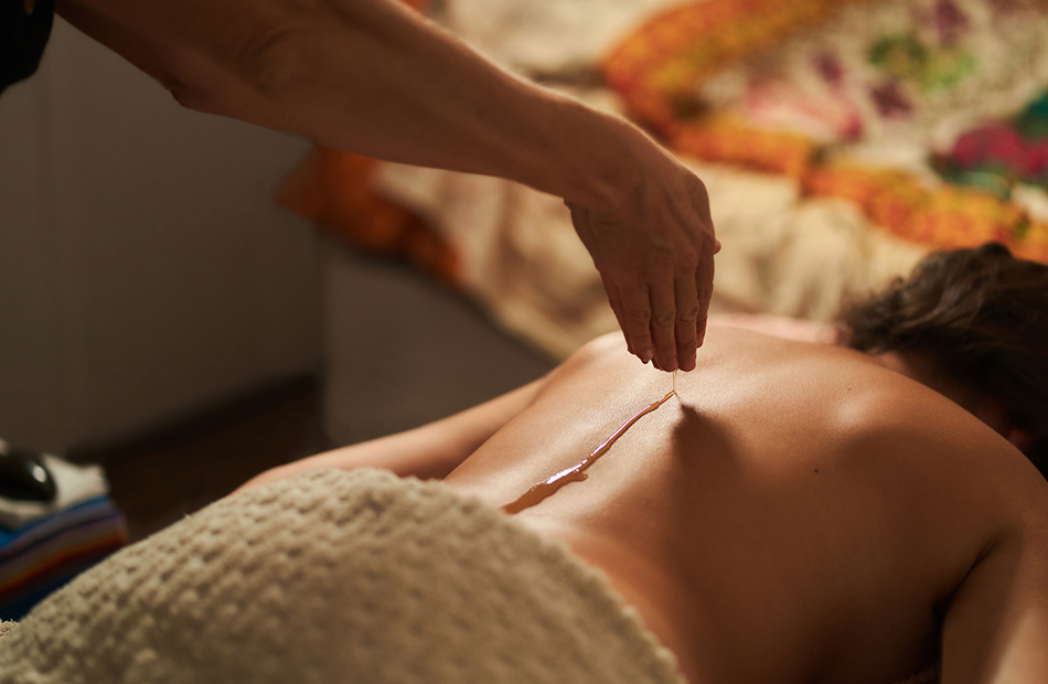 ayurvedic-treatment-for-pizhichil