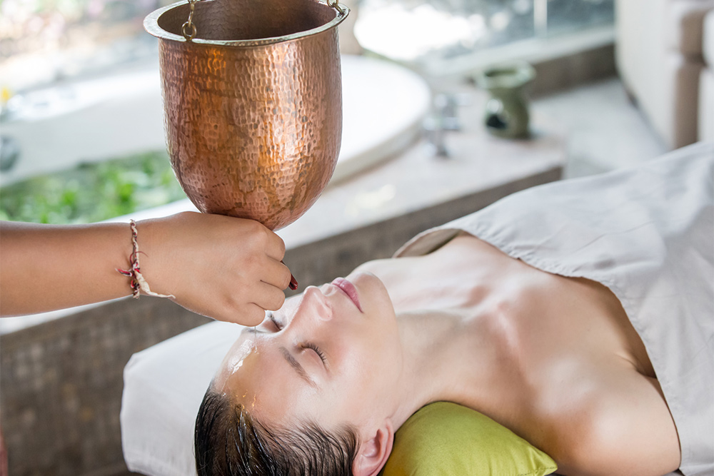 Ayurvedic-Treatment-for-Shirodhara-Massage-A-Journey-to-Healing-with-Ayurhealing