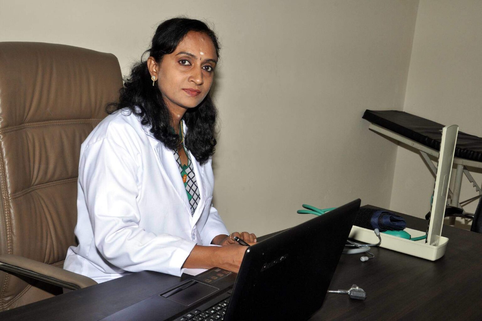 Best Ayurvedic Doctor in Bangalore: Why Dr. Mini Nair at Ayurhealing Is Trusted for Holistic Healing