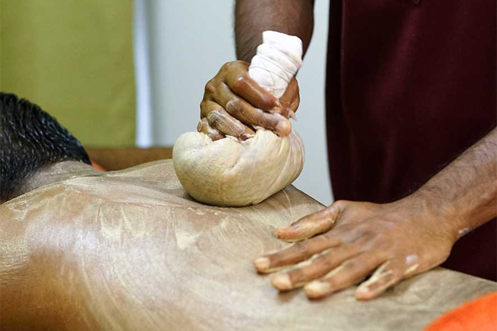 Ayurvedic-Treatment-Njavarakizhi-A-Powerful-Healing-Therapy-for-Strength-Skin-and-Stress-Relief